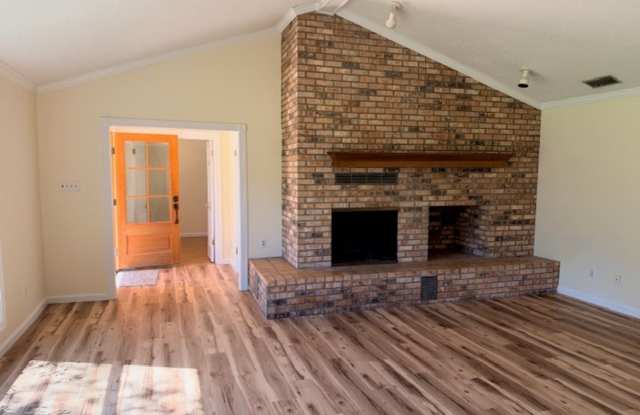 3/2 Waterfront Dog River Home Gallery 4