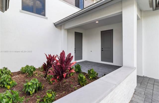 2391 SW 123rd Ter photos photos