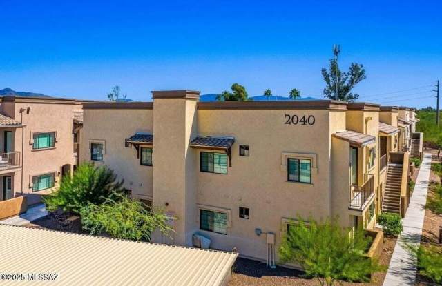 2040 E River Road unit: 105 photos photos