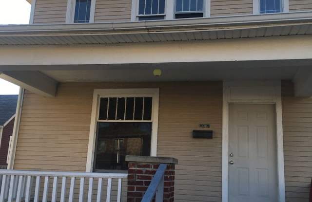 Spacious 3 Bedroom w/Covered Front Porch photos photos