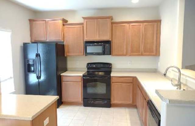 Townhouse Located In Monument- For Sale or Rent- whichever comes first! Gallery 4