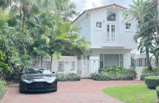 224 S Coconut Ln photos photos