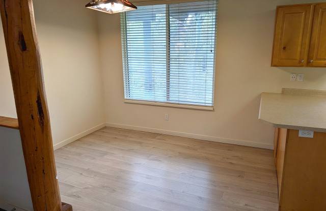 Top Floor Unit in Pinebrook Gallery 4