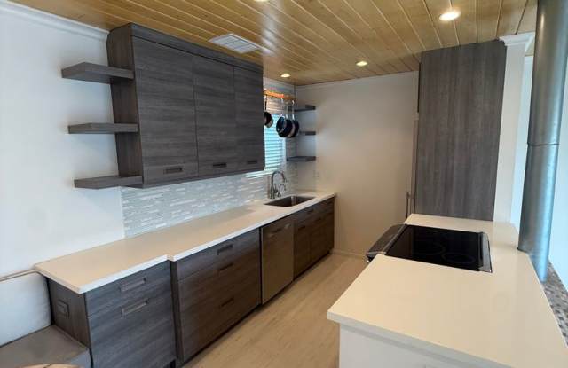 Custom Condo in Coronado Gallery 1
