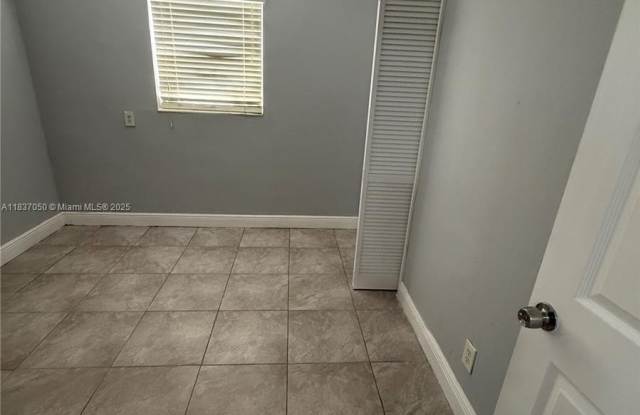 4680 SW 33rd Ave photos photos