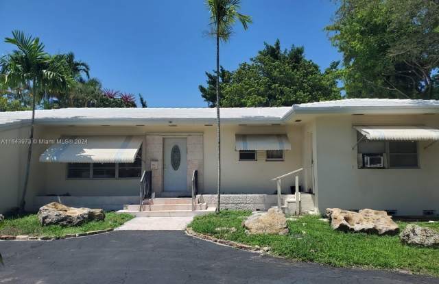 975 NE 171st St - 975 Northeast 171 Street, Miami-Dade County, FL 33162