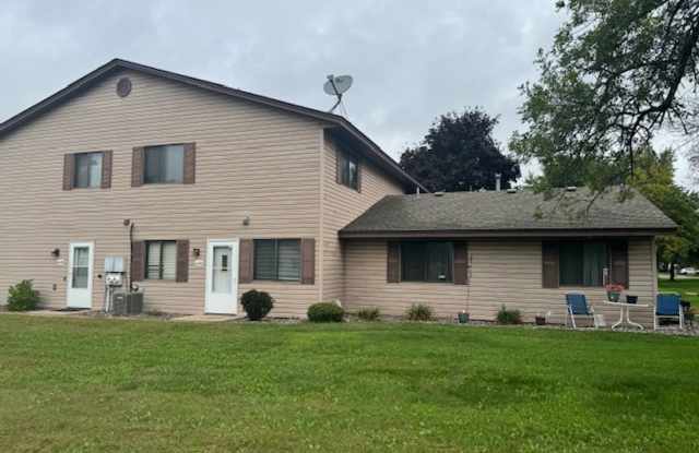 2Br/1Ba TH w/Attached 1 CG in Brooklyn Park! - 6602 83rd Court North, Brooklyn Park, MN 55445