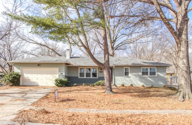 10000 Flora Avenue - 10000 Flora Avenue, Kansas City, MO 64131