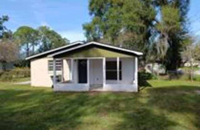1049 Terry Avenue S Gallery 1