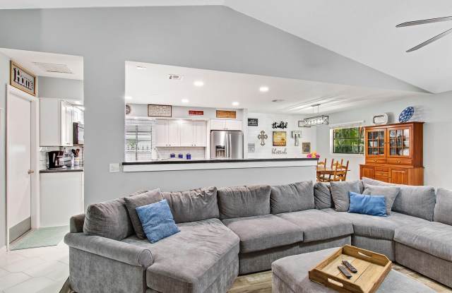 912 Blueberry Drive Gallery 3