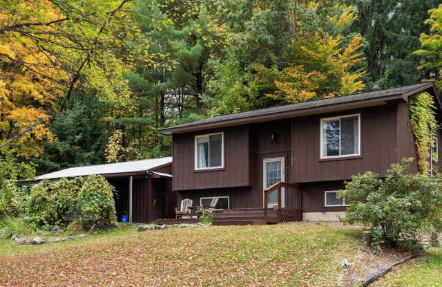 5331 Moore Road - 5331 Moore Road, Grand Traverse County, MI 49690 5331 Moore Road - 5331 Moore Road, Grand Traverse County, MI 49690