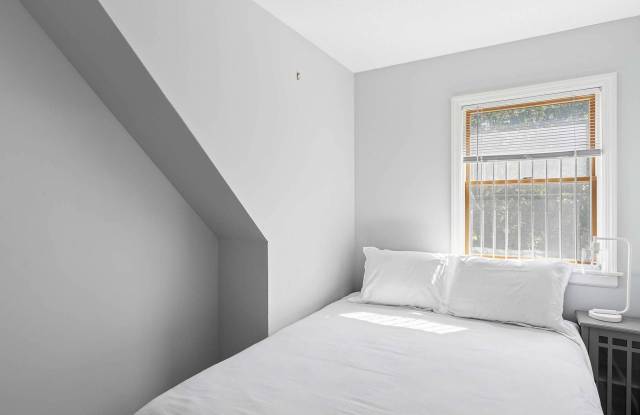 52 Wauhope Road (Apartment) Gallery 3