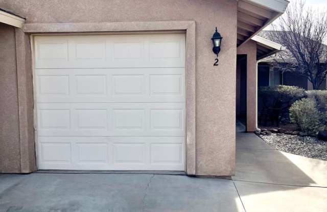 Cute 2 Bedroom Duplex with Garage! photos photos