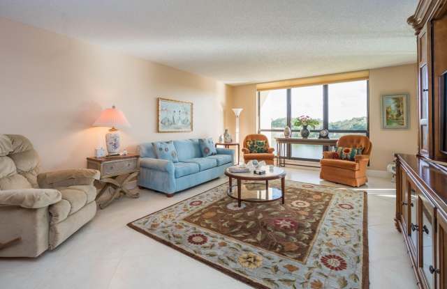 5188 Woodland Lakes Drive Gallery 2