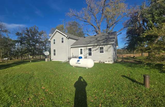 Spacious Farmhouse Gallery 4