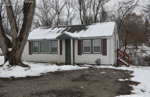 810 Devon St - 810 E Devon St, Independence, MO 64055