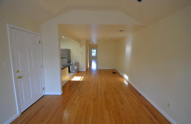 123 LINCOLN ST Gallery 2