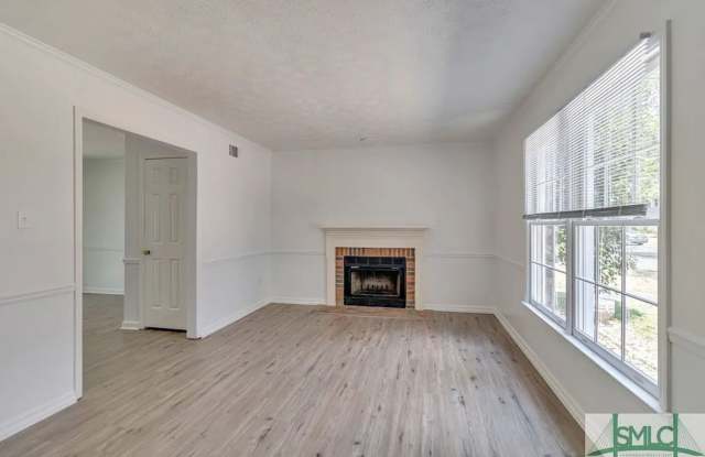 Spacious 2-Bedroom Brick Townhome with Private Fenced Yard Gallery 4