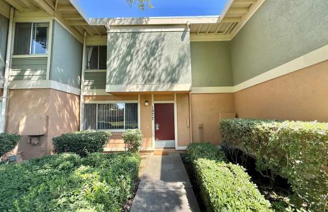 Cute West Davis 3 bed Condo photos photos