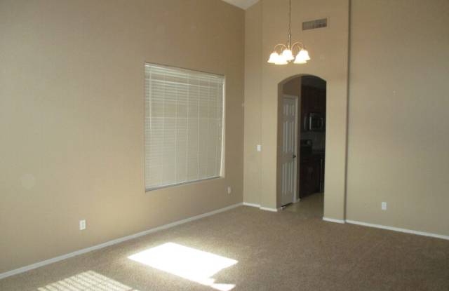 10756 West Davis Lane Gallery 4