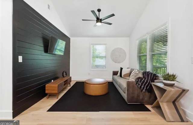725 Alta Place NW Gallery 3