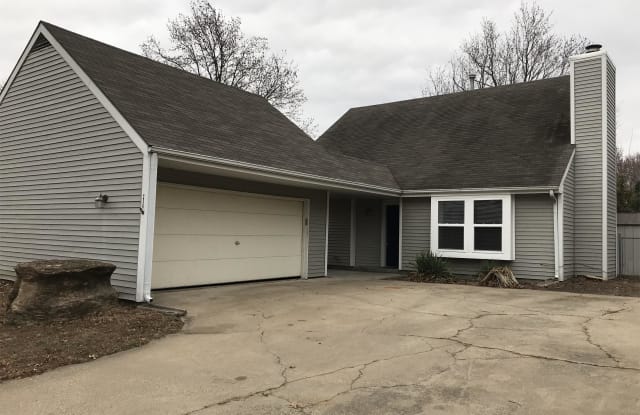 236 Deerfield Lane - 236 Deerfield Lane, Lawrence, KS 66049