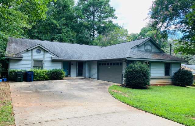 Just Listed! Single Family Home in Cary Woods! Gallery 1