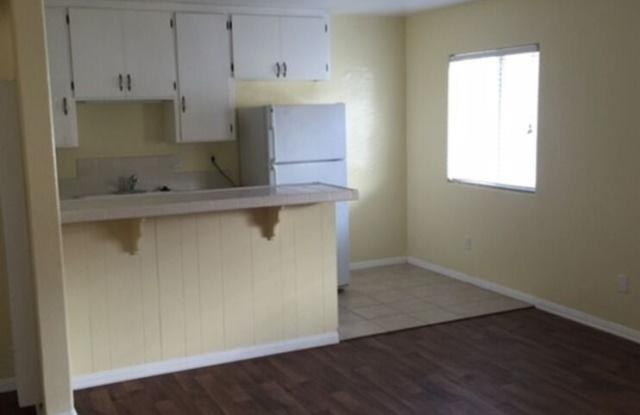 13th Street Apartments Gallery 3