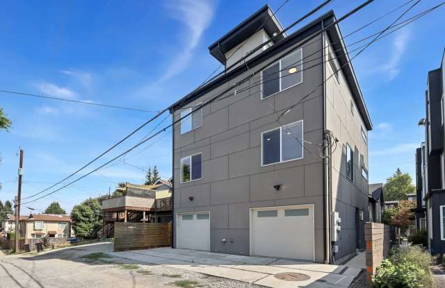 Delridge Townhome - 8445 Delridge Way Southwest, Seattle, WA 98106