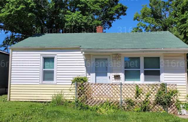 $825 - 2 bedroom/ 1 bathroom - Single Family Home - 1307 North Erie Street, Wichita, KS 67214