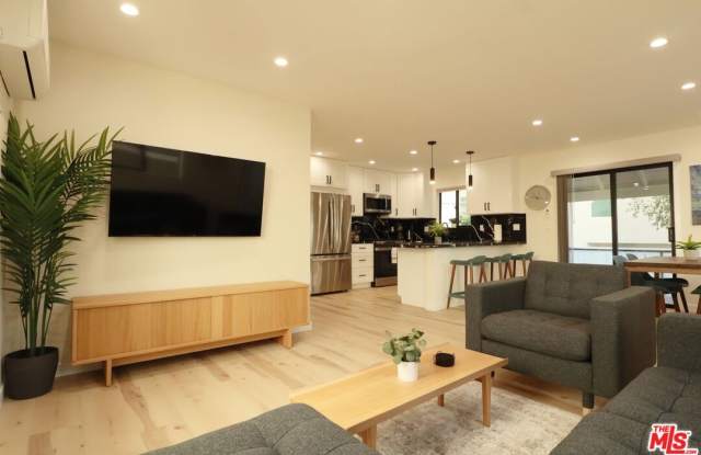 918 N San Vicente Blvd photos photos