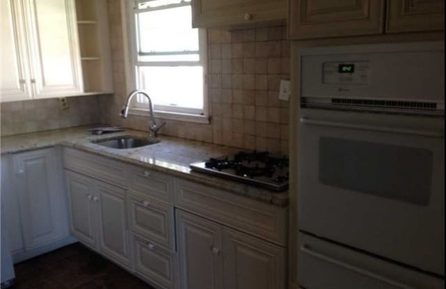 164-26 76th Avenue - 164-26 76th Avenue, Queens, NY 11366