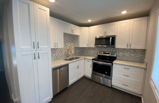 Introducing 804 Romney Lane, a stunning residence! Gallery 4