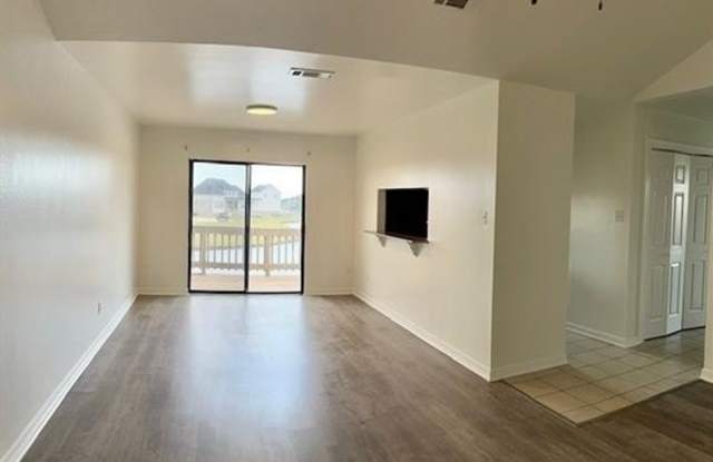 4456 PONTCHARTRAIN Drive Gallery 3