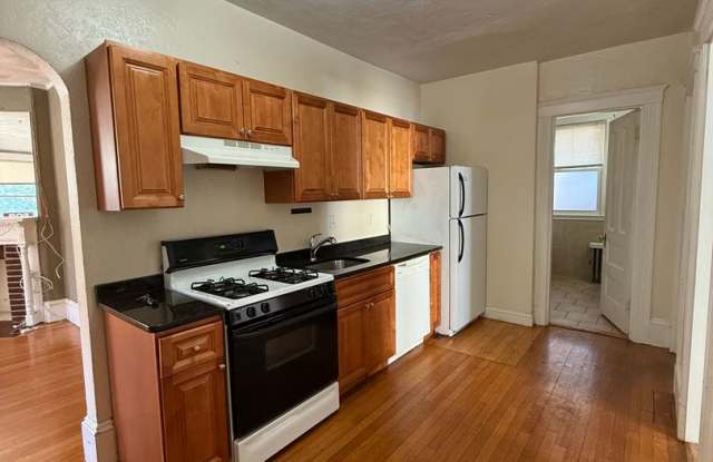 Huge, Renovated Brighton 4 Bed/2 Bath on Strathmore Rd. Avail Now, NO BROKER FEE photos photos