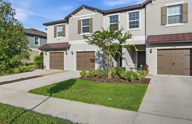 Newer 3Beds/2.5 Bths in Amenity Rich Area! Gallery 3