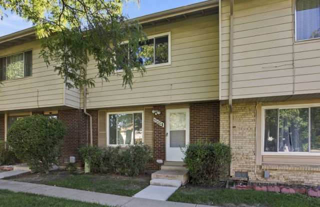 Fresh interior!! Beautiful townhome! 6 month lease only! Gallery 3