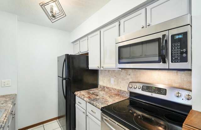2460 Wrens Drive S Gallery 2