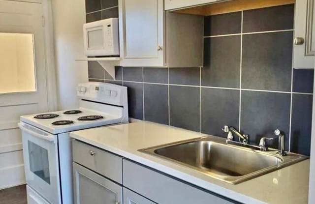 Remodeled 1-Bedroom Apartment in Greeley Available in August! photos photos