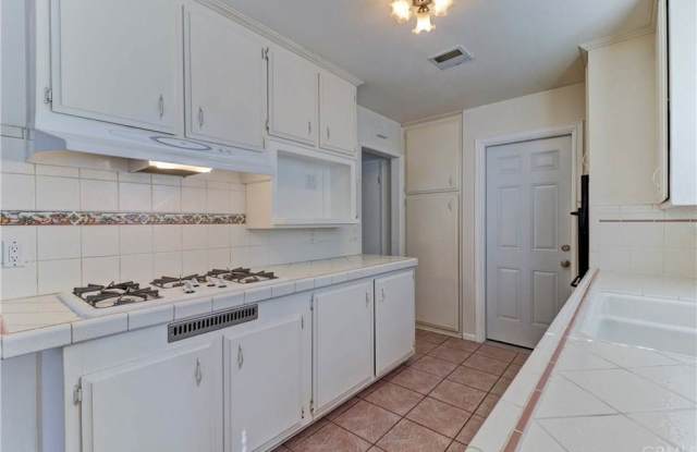 11891 Rexford Road Gallery 3