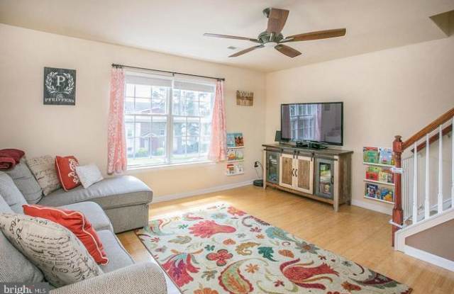 321 Southern Avenue - Unit B Gallery 3