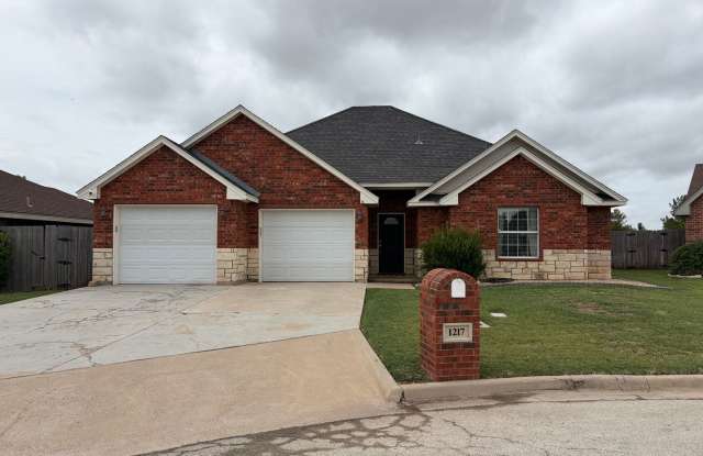 3/2/2 August 15 move in....maybe sooner.... photos photos
