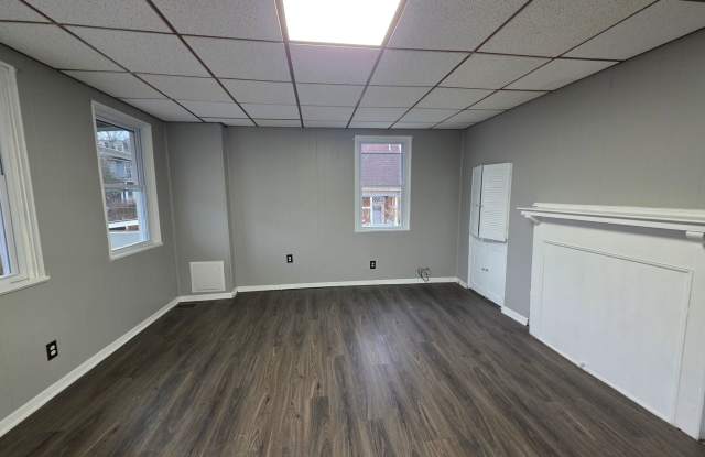 2 bedroom 1 bath townhouse for rent in the West End Gallery 4
