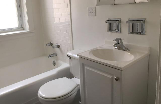 918 E. Hyde Park Boulevard photos photos