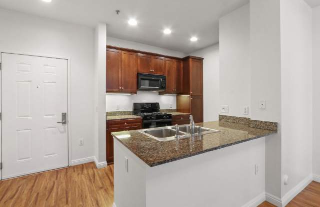 Welcome to 2210 Scholarship, a well-appointed one-bedroom residence located in Irvine’s desirable Avenue One community. Gallery 4