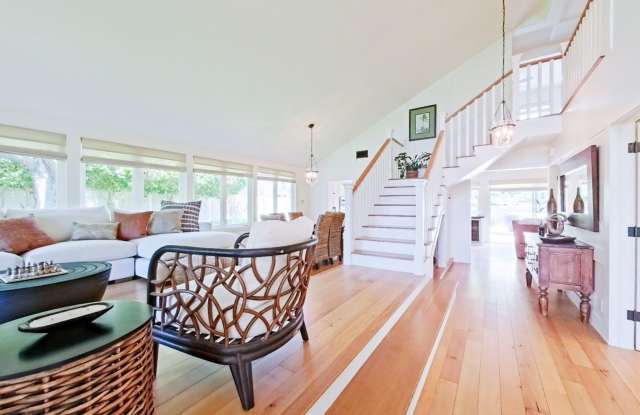 Long / Short term FURNISHED rental - Resort-Style 3 Bedroom Home with Casita Gallery 4