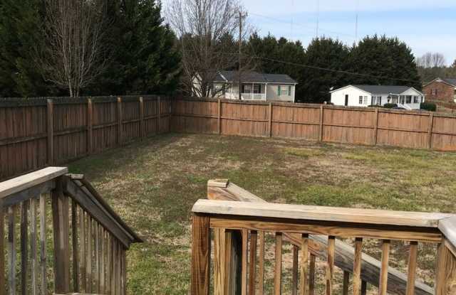 Newly Updated in Boiling Springs - 621 Cotton Branch Drive, Spartanburg County, SC 29316