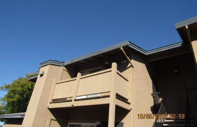 Great Condo in Nice Community with Pool Gallery 3