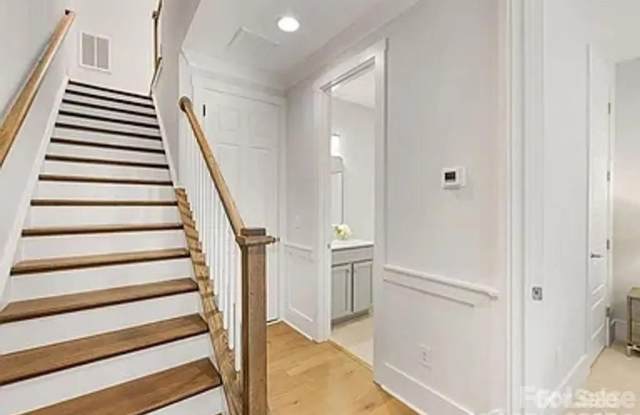 1405 Kenilworth Avenue Gallery 2