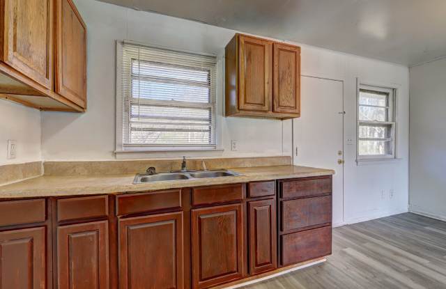 3467 Eisenhower Circle Southeast Gallery 4